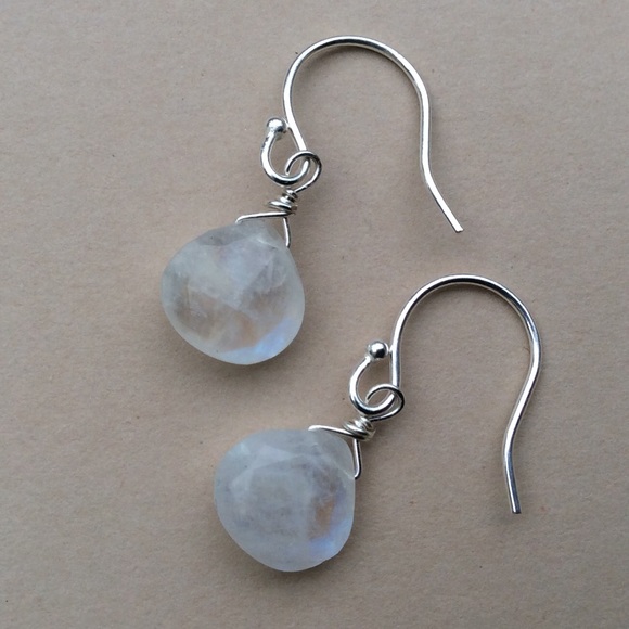 Elegant Silver Moonstone Earrings. Sundance charms. - Picture 7 of 9